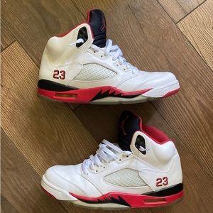 Jordan 5 Fire Red (With lace locks)